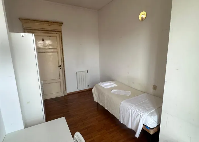 Piazza Vida 12 Palace Pansiyon *