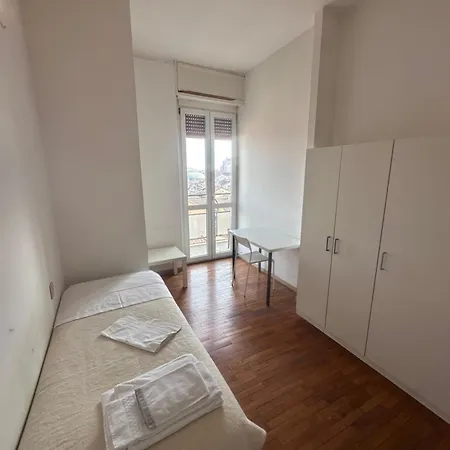 Piazza Vida 12 Palace בית אירוח *