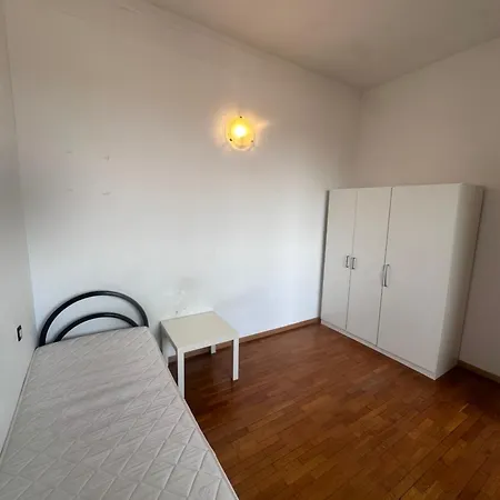 Piazza Vida 12 Palace Kwatera prywatna
