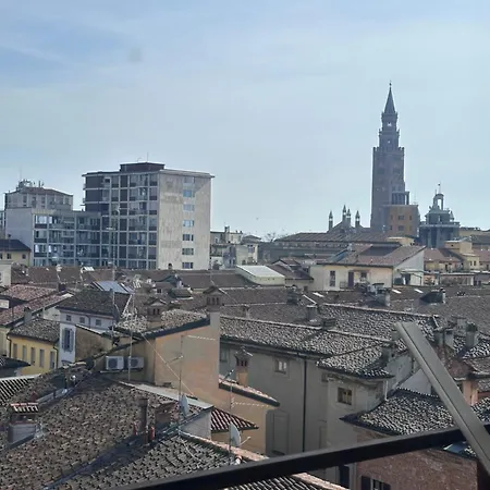Piazza Vida 12 Palace منزل للإقامة كريمونا
