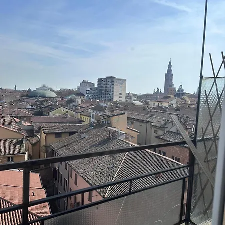 Piazza Vida 12 Palace منزل للإقامة كريمونا