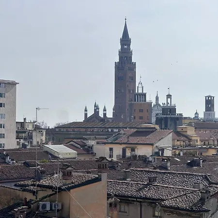 Piazza Vida 12 Palace *