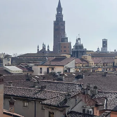 Piazza Vida 12 Palace *